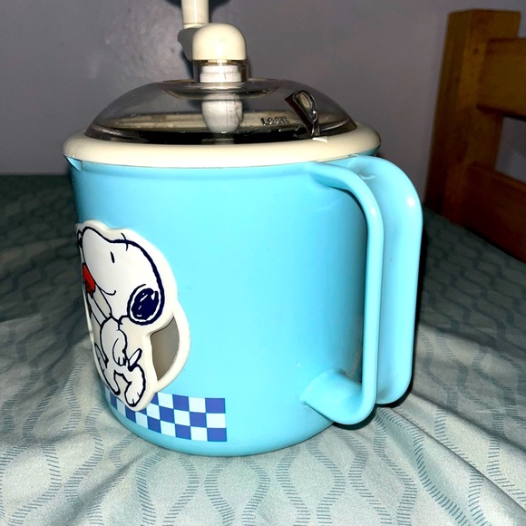 Snoopy Ice Cream Maker - Picture 14 of 15